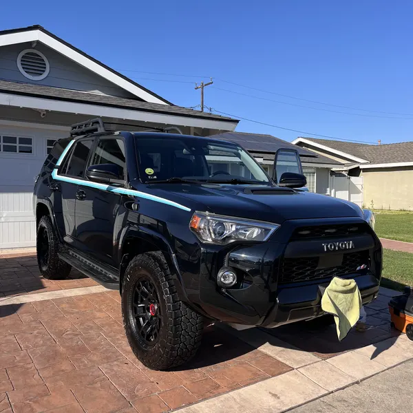 Detailed SUV exterior — Apex Shine